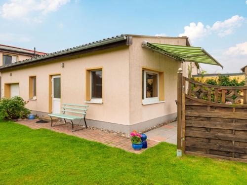 Gemütlicher Bungalow in Pepelow nahe dem Meer