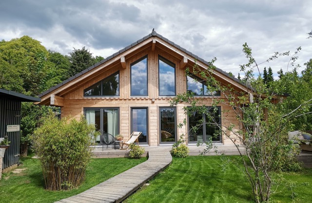 Gemütliches Blockhaus mit Seeblick und Garten im Grünen am Badesee