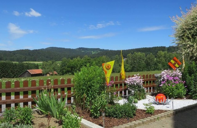 Acogedora casa de vacaciones con terraza y jardín con barbacoa.