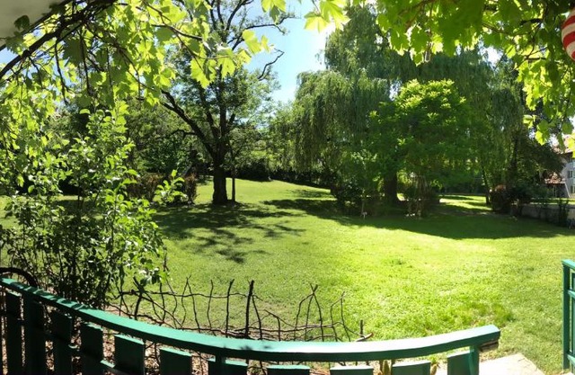 Geneva Bernex - shared appartement roomate homestay - tramway 14 TPG - ViaRhôna