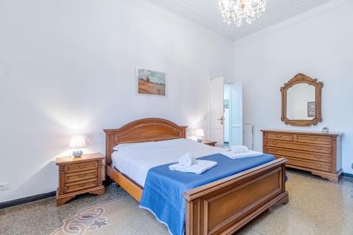 Genova San Fruttuoso Vintage & Roomy Flat