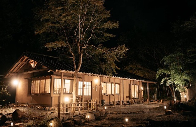 Genpu-an" Inn with stream and forest Private tent sauna / drum bath / BBQ / hearth / home theater