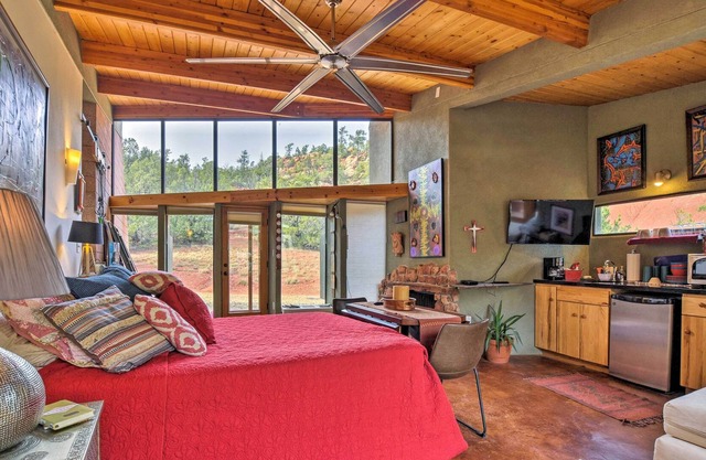 ¡NUEVO! Acogedor estudio Glorieta en 11 acres pintorescos!
