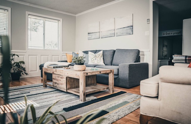 Georgian Bay Escape - Perfect getaway right by the lake. Private deck w/ pool.