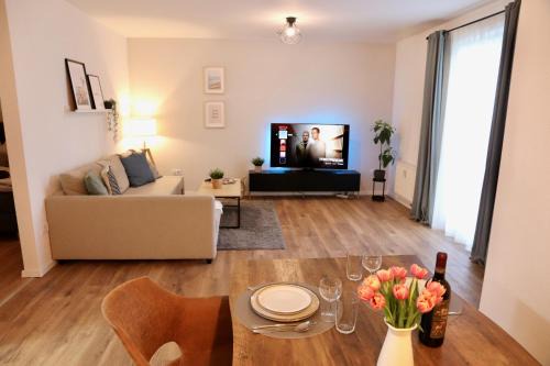 Geräumiges 2R City-Apartment Uninähe mit TV Streaming, Terrasse