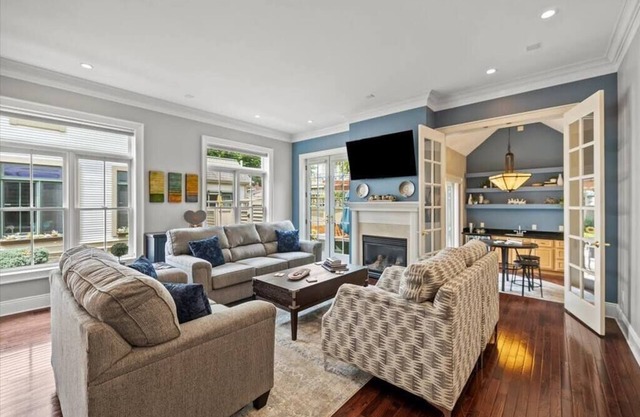 German Village Large & Luxurious
