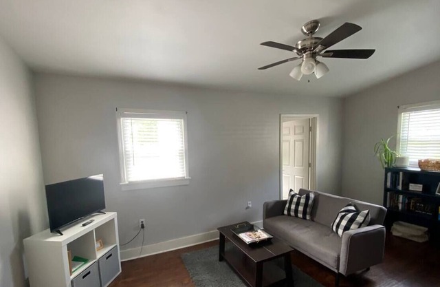 Germantown Gem - 1BR Apartment - Unit 2