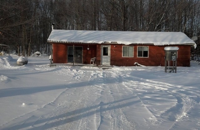 Germfask Mi, cabaña de 2 habitaciones, ¡perfecta para esa escapada de U. P.! Limpio y tranquilo!