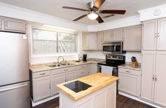 Relax and Reconnect at Lake Texoma Lodge - Tranquil Setting Near Marinas and Choctaw Casino!