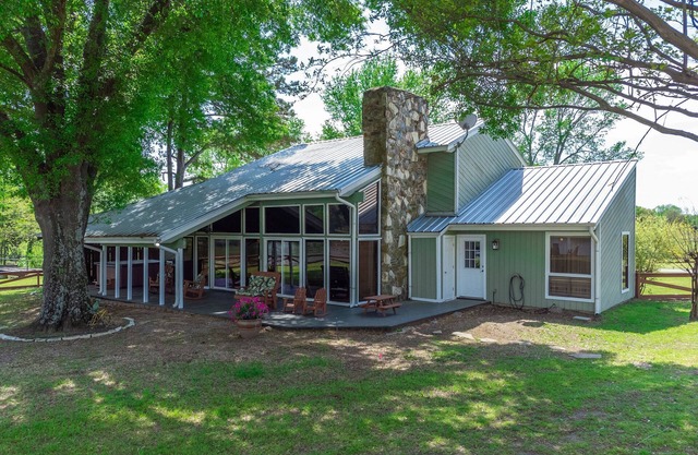 ¡Alejarse de todo! ¡Pesque, compre en Canton, Golf, Tx Rose Horse Ranch o relájese!