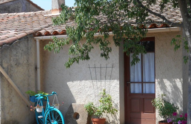 Aléjese de todo en esta tranquila ubicación rural, cerca de un pueblo animado.