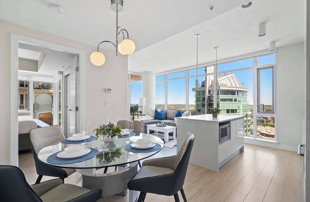 Getaway 2BR Suite w/ Views | Steps to Stampede Park