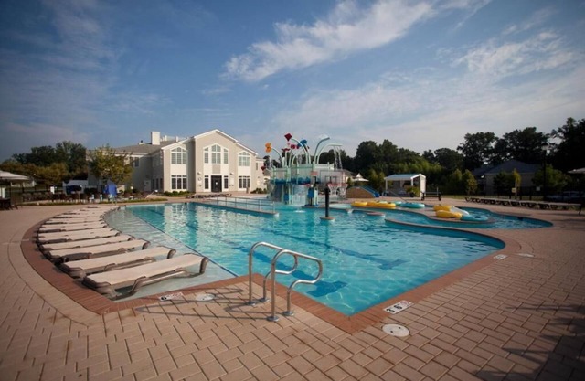Getaway Beautiful Resort with Full Amenities - 2 Bedroom