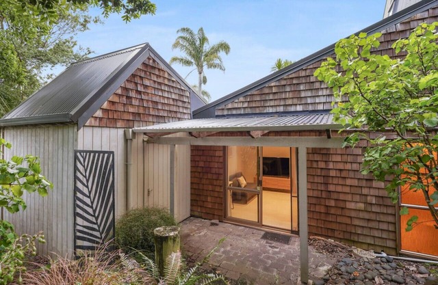 Getaway Pad for 2 in St Heliers | WI-FI