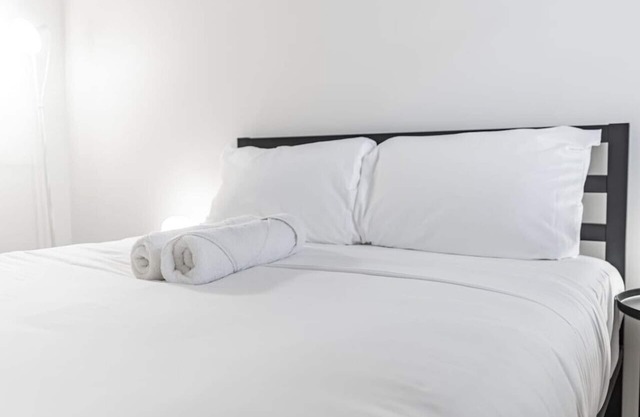 Getaway Private Bed close to NYC/EWR/Trans/Cafe