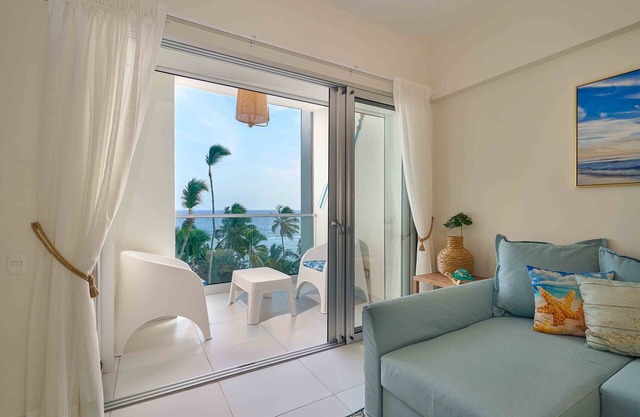 Getaway to beachfront apartment