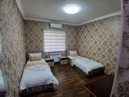 Geust House Silver