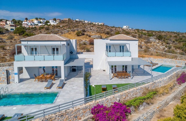 Gianna's Panoramic Seaview Twin Villas with pools