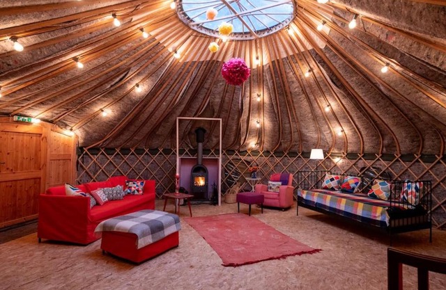 Giant Yurt Sleeping 8 with Spa, Catering, Walled Gardens, Nature Reserve, Free Parking