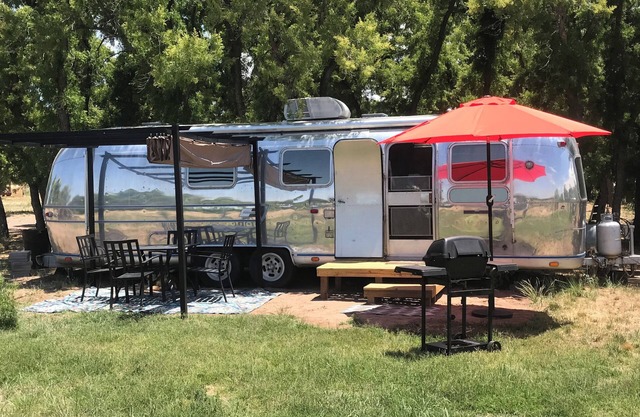 Gila Vintage Airstream RV- pet friendly