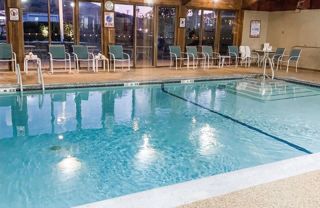 Condominio en Gilford con piscina, a pie de playa, a 7 minutos de Gunstock
