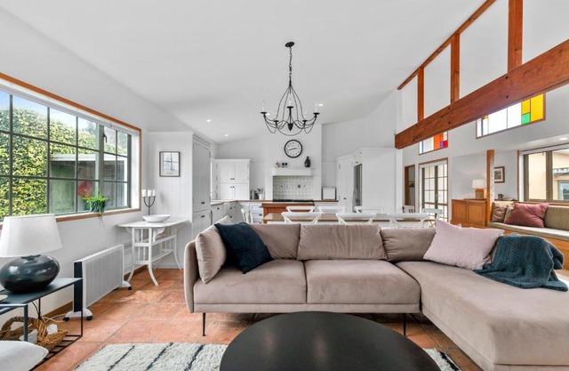 Gillman Vineyard - Matakana Holiday Home