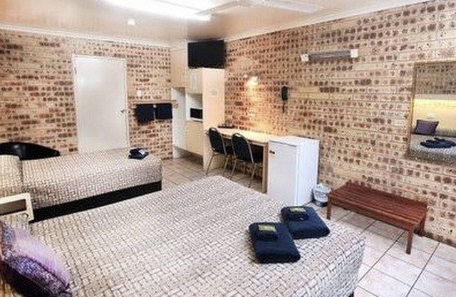 Gin Gin central motel
