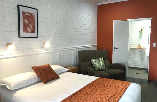 Gin Gin Village Motor Inn Motel QLD