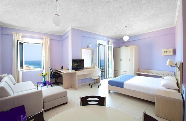 Giorgi's Blue Apartments