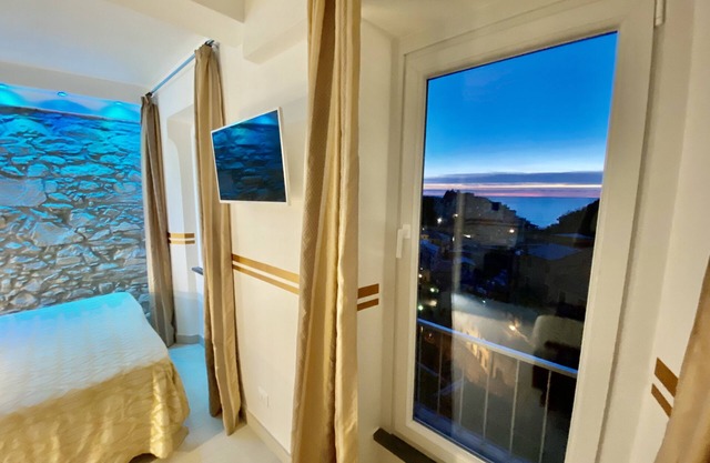Giovanni Rooms Manarola