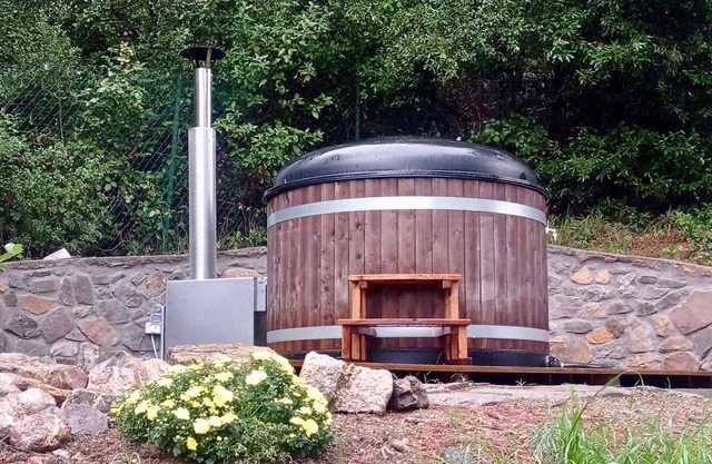 Gipsy Caravan in Tuscany (& Hot tub)