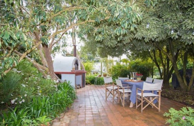 Gisborne B&B Country Escape with Gardens