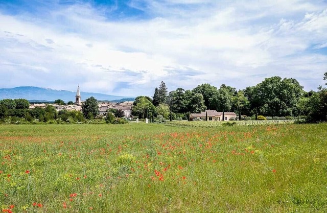 Gîte 4* Le Vallon du Barbaras -in the countryside and in the heart of the village of Saint-Didier