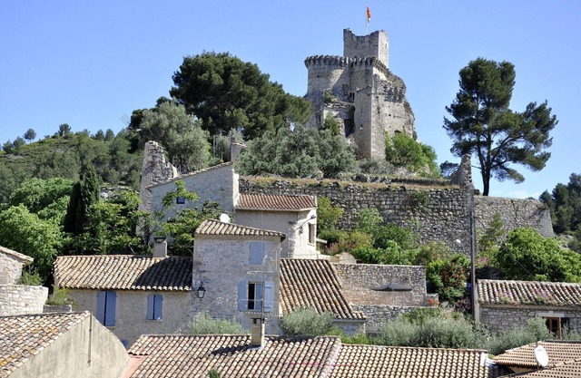 Gite Boulbon. Casa al pie del antiguo castillo entre Aviñón y Baux de Provence