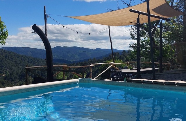 Casa rural Bernadelle Baragnas en el corazón de la naturaleza de Cevennes, piscina de internet