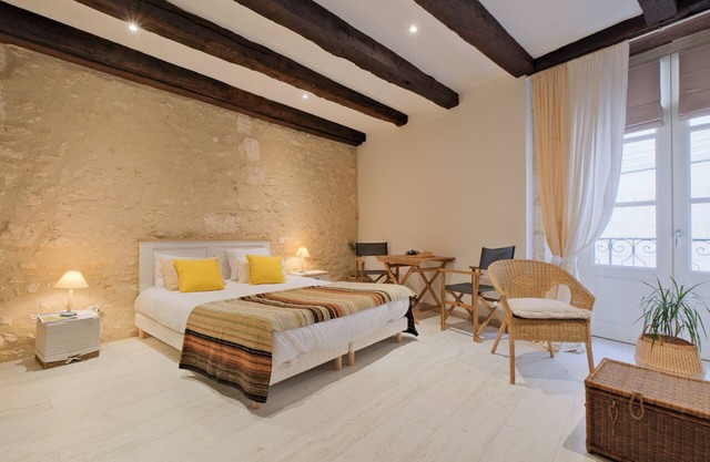 Gîte D’ici et d’Ailleurs – Encanto Auténtico en el Corazón del Centro Histórico con Wi-Fi