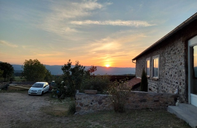Casa de vacaciones 'Gîte Du Bachat' con vistas a la montaña y terraza privada