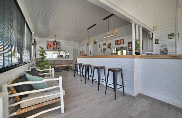 Gîte for 2 to 12 people shops and beach within walking distance