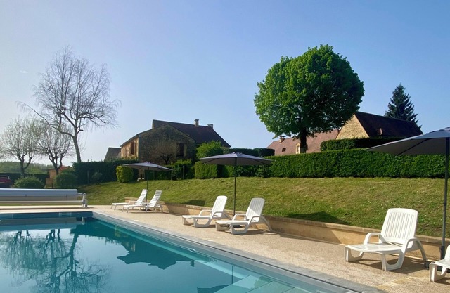Gîte "Le Soleil" with heated swimming pool, near Sarlat
