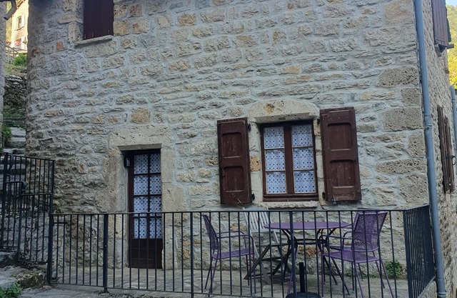 Gite "Les Osiers", GT 31, sleeps 4 Saint Chély Du Tarn.