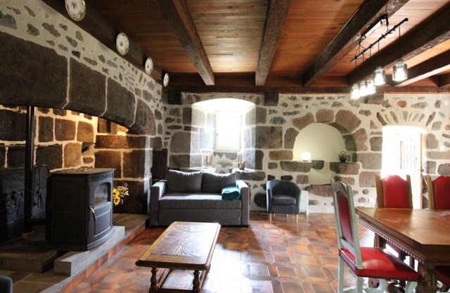 Gite Mandailles-Saint-Julien, 2 bedrooms, 4 persons