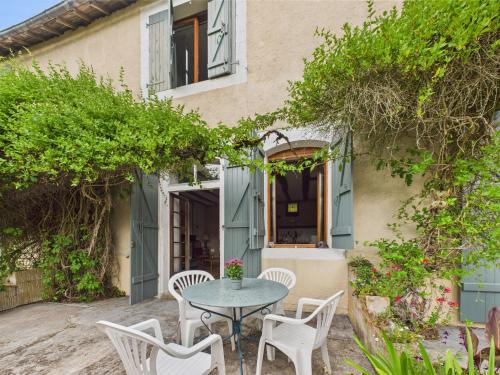 Gite mitoyen - 4 personnes - piscine commune