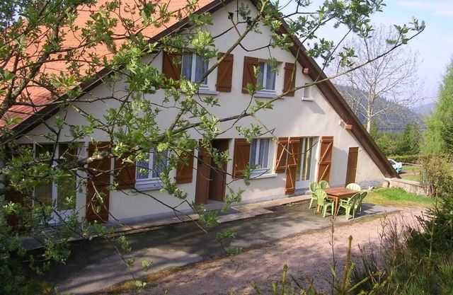 Gîte near hiking trails, sleeps 12, authenticity, calm, fresh air