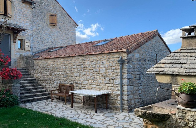 Casa rural Saint-Jean-et-Saint-Paul, 4 dormitorios, 8 personas