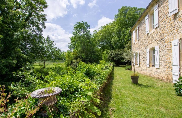 Gite Saint-Médard-d'Excideuil, 6 bedrooms, 12 persons