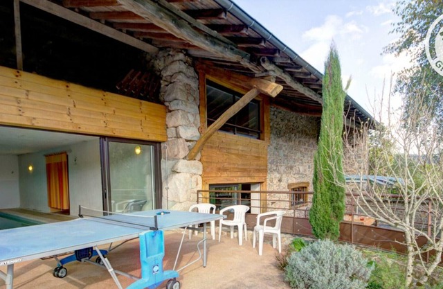Casa rural Saint-Priest-la-Prugne, 4 dormitorios, 8 personas
