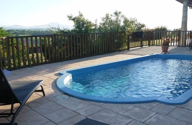 GITE T3 PISCINA CLIMATIZADA + VISTA DE MONTAÑA
