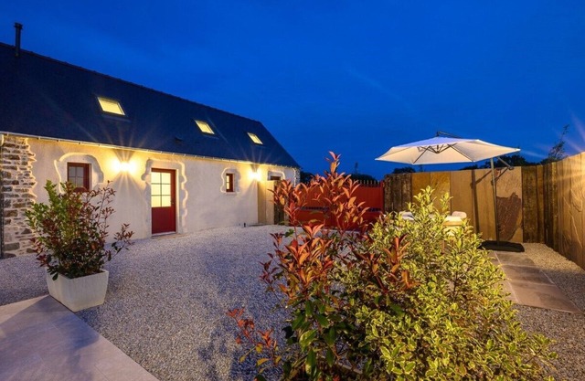 Gîte with jacuzzi sleeps 4