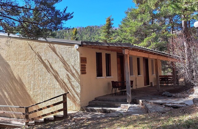 Gites in Provence in the heart of the pine forest, 10 minutes from Lake Serre Ponçon!
