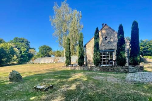 Gites la Rifflais - L'étang - vue sur étang privé